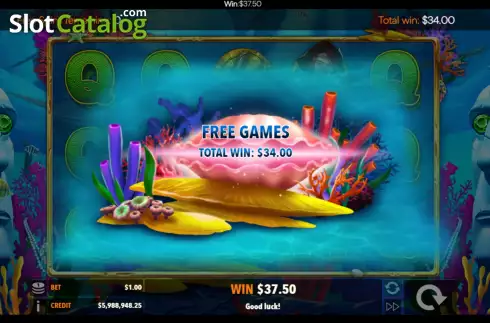Win Free Spins screen. Lucky Plunder slot