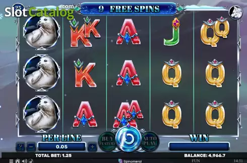 Free Spins Game screen 3. Majestic Winter slot